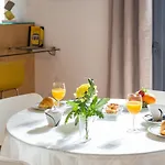 Portucale ! Downtown Premium With Parking Garage Lisbona