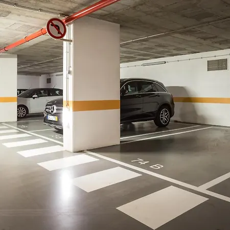 Portucale ! Downtown Premium With Parking Garage * Lisbona