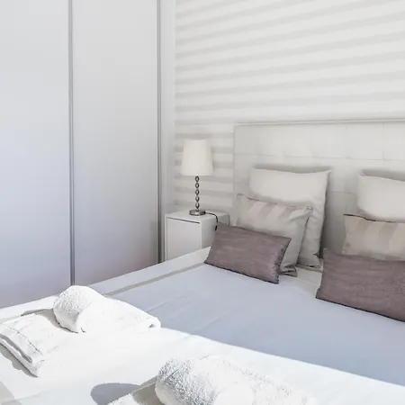 Portucale ! Downtown Premium With Parking Garage Appartamento Lisbona