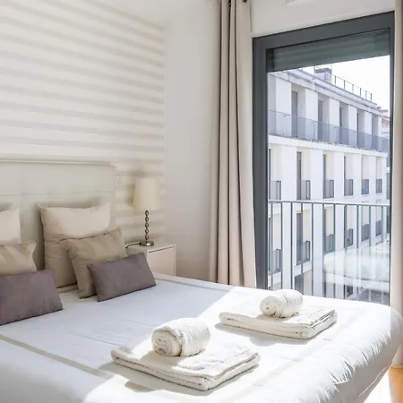 Portucale ! Downtown Premium With Parking Garage *